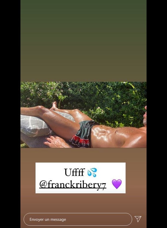 Wahiba Ribéry a publié une photo du torse musclé et bronzé de son mari, Franck Ribéry, prise lors de leurs vacances. Le 8 août 2020.