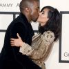 Kim Kardashian et Kanye West le 8 février 2015 aux Grammy Awards, à Los Angeles. 