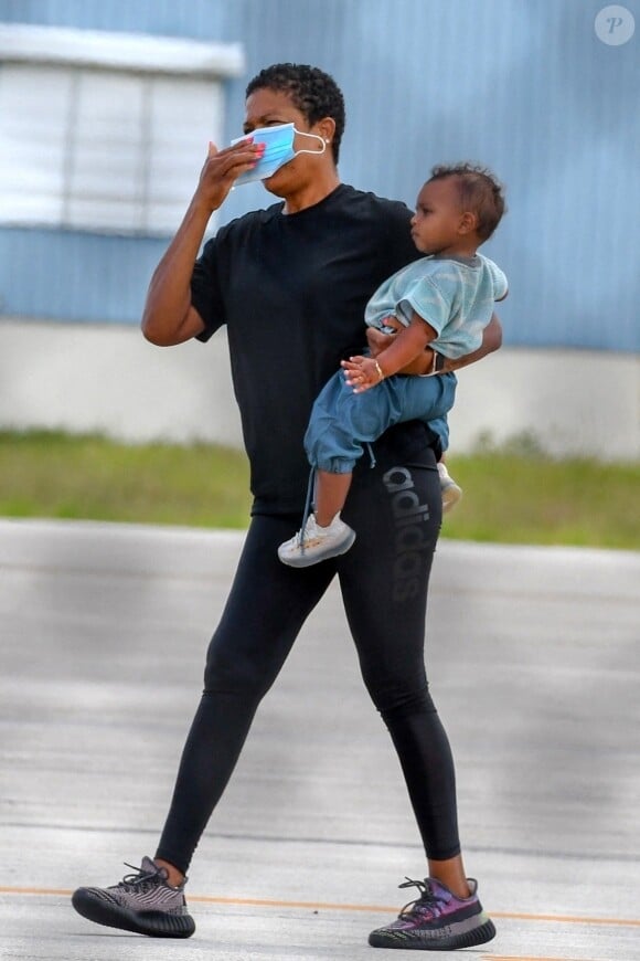 Psalm West - K. Kardashian et K. West arrivent avec leurs enfants en jet privé à Miami en provenance de La république dominicaine où ils ont passé des vacances, le 9 août 2020 V
