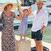 Julia Paredes avec sa fille Luna et le papa Maxime, le 18 juillet 2020, à Saint-Tropez