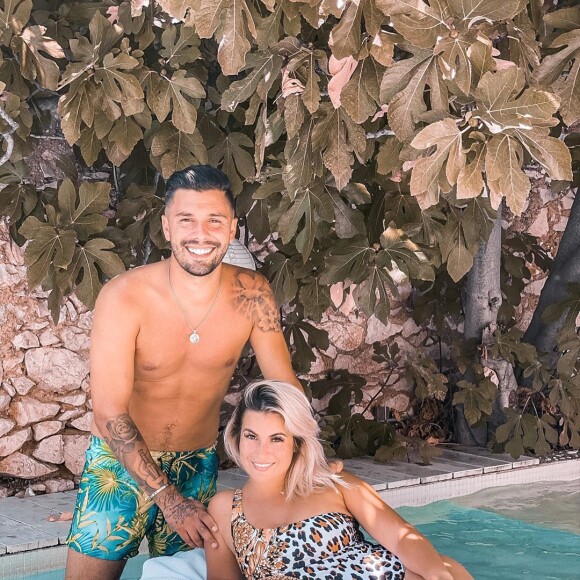 Carla Moreau et Kevin Guedj en maillot de bain, le 23 juillet 2020, sur Instagram