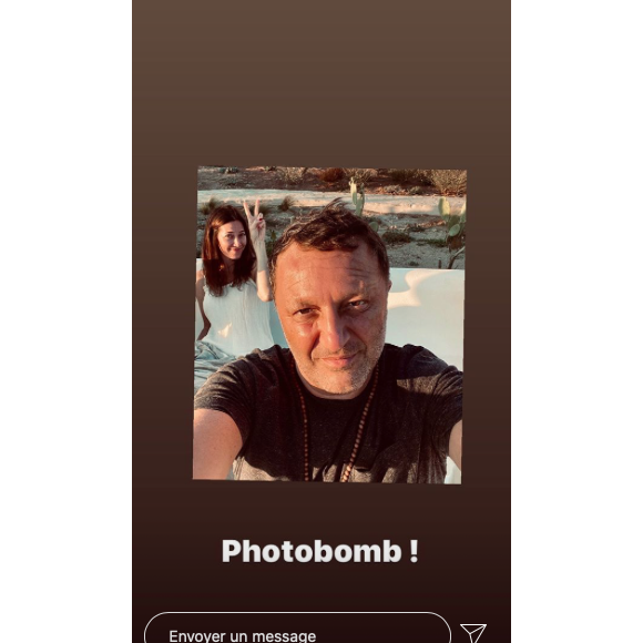 Arthur et Mareva Galanter posent ensemble pendant leurs vacances. Août 2020.
