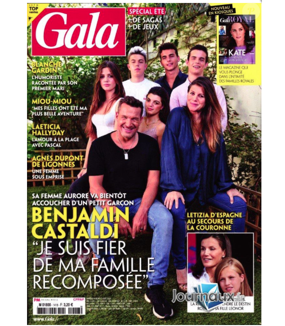 Benjamin Castaldi, sa femme Aurore et leurs enfants respectifs font la couverture du "Gala". Août 2020.