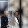 Brigitte Macron raccompagne les anciennes premières dames Carla Bruni-Sarkozy et Valérie Trierweiler après un déjeuner au palais de l'Elysée à Paris le 24 janvier 2019. 
