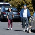 Ewan McGregor et sa fille Jamyan promènent leur chien pendant l'épidémie de coronavirus (COVID-19) à Los Angeles, le 27 mars 2020. @Backgrid USA / Bestimage   