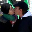  Ewan McGregor et sa compagne Mary Elizabeth Winstead s'embrassent en balade dans les rues de New York, le 1er mars 2020. 