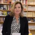 La journaliste Valérie Trierweiler dédicace son nouveau livre "On se donne des nouvelles" à la librairie Filigranes à Bruxelles, Belgique, le 2 octobre 2019.   