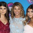 Lori Loughlin et ses filles Olivia Jade Giannulli et Isabella Rose Giannulli - Cérémonie des Teen Choice Awards 2017 au Galen Center à Los Angeles, le 13 août 2017.