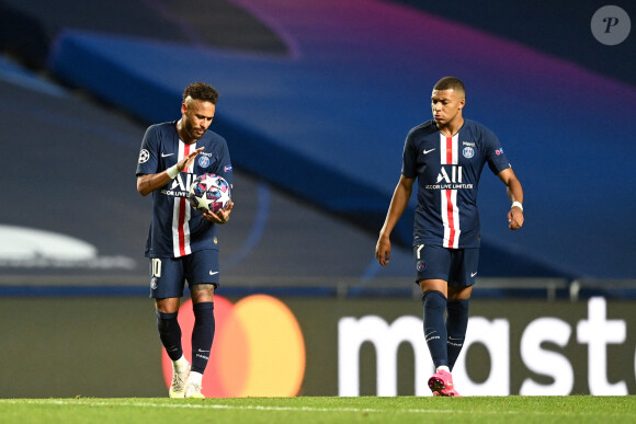 Le Bayern de Munich remporte la finale de la ligue des Champions UEFA 2020 à Lisbonne en gagnant 1-0 face au PSG (Paris Saint-Germain) le 23 Août 2020. Ici Neymar et Kylian Mbappe © Pool UEFA via Bestimage