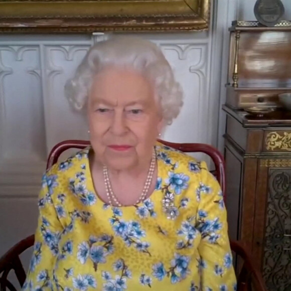 La reine Elizabeth II d'Angleterre a effectué une visite virtuelle au ministère des Affaires étrangères et du Commonwealth (FCO) pour le dévoilement de son nouveau portrait. Le 26 juillet 2020.