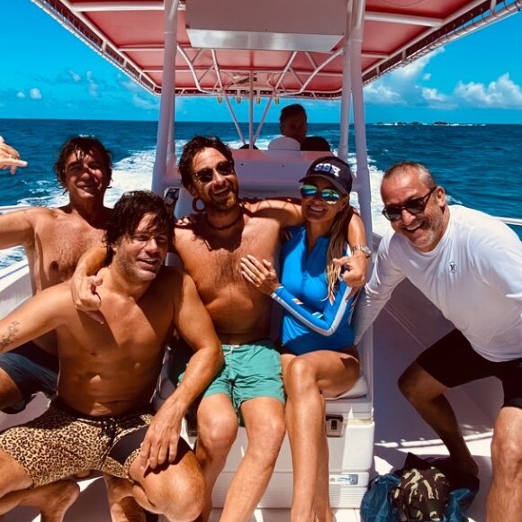 Laeticia Hallyday, son compagnon Pascal Balland et leurs amis en vacances sur l'île de Saint-Barthélémy, le 25 août 2020.