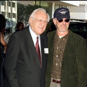 Steven Spielberg et son père Arnold Spielberg - Arrivées aux 78e Annual Academy Awards. Los Angeles. Le 13 février 2006. @Alain Rolland / Maxima Prod / BestImage