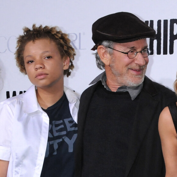 Steven Spielberg, ses filles Mikaela et Destry, avec Drew Barrymore et Ellen Page à Los Angeles en 2009.