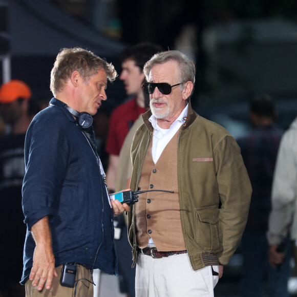 Steven Spielberg et Ansel Elgort sur le tournage du film "West Side Story" à New York le 23 juillet 2019. @The ImageDirect / Bestimage