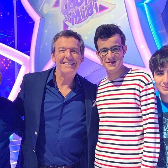 Jean-Luc Reichmann avec Paul et sa famille, dans "Les 12 Coups de midi", le 22 mai 2019