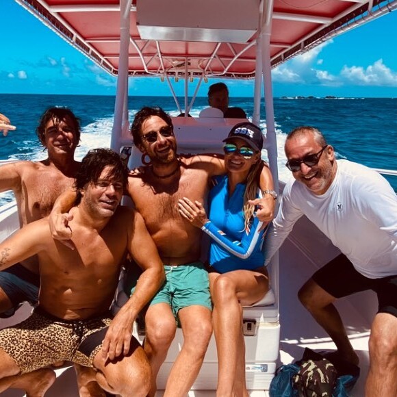 Laeticia Hallyday, son compagnon Pascal Balland et leurs amis en vacances sur l'île de Saint-Barthélémy, le 25 août 2020.