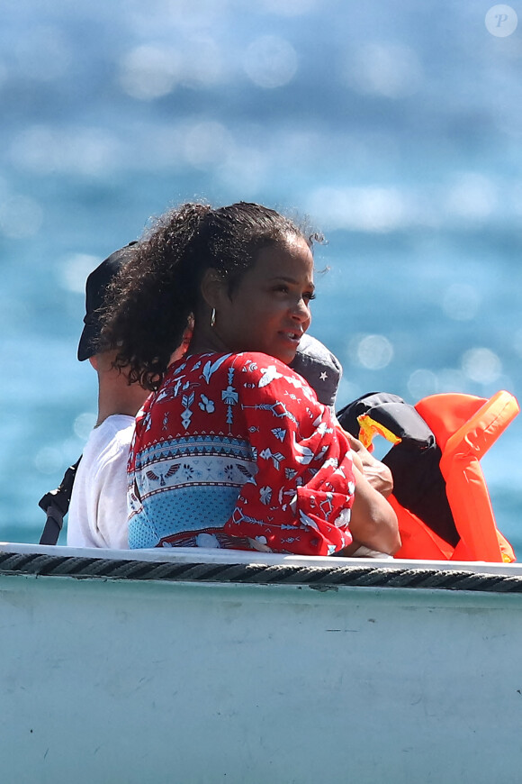 Matt Pokora et sa compagne Christina Milian et leur fils Isaiah sont allés déjeuner avec des amis au restaurant de plage Le Layet au Lavandou le 20 juillet 2020.