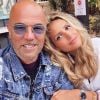 Pascal Obispo et sa femme Julie au début des vacances le 26 juillet 2020.