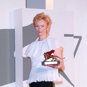 Tilda Swinton récompensée d'un Lion d'or pour l'ensemble de sa carrière - Cérémonie d'ouverture de la Mostra de Venise le 2 septembre 2020.