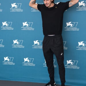 Roméo Elvis - Photocall du film "Mandibules" lors de la 77ème édition du Festival international du film de Venise, la Mostra. Le 5 septembre 2020