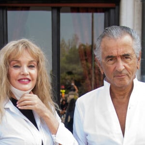 Arielle Dombasle et Bernard Henri-Lévy au Festival du Film de Venise le 6 septembre 2020. 