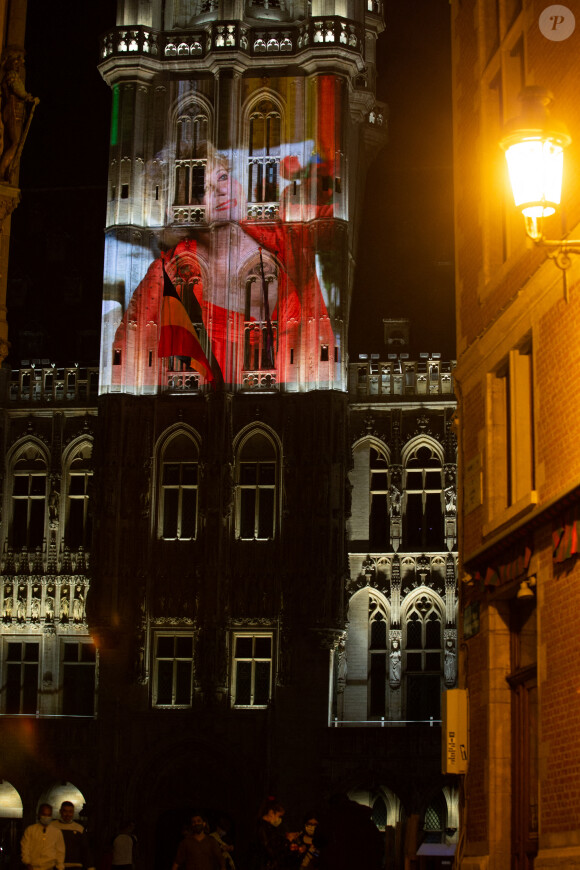 Exclusif - Hommage à Annie Cordy sur la Place de Bruxelles avec des photos projetées sur l'Hôtel de Ville de Bruxelles et la diffusion de ses chansons. Le 7 septembre 2020.