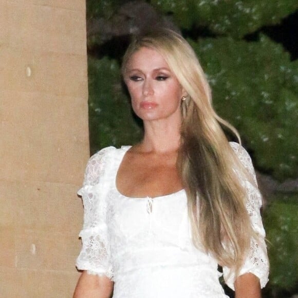 Paris Hilton est allée diner au restaurant Nobu dans le quartier de Malibu à Los Angeles pendant l'épidémie de coronavirus (Covid-19), le 29 août 2020