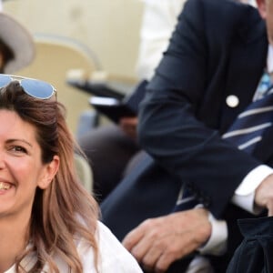 Nikos Aliagas et sa femme Tina dans les tribunes lors des internationaux de tennis de Roland Garros à Paris, France, le 31 mai 2019. © Jean-Baptiste Autissier/Panoramic/Bestimage 