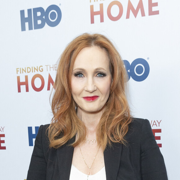 J.K Rowling - Première de "Finding the Way Home" à New York le 11 décembre 2019.