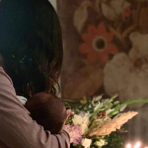 Lea Michele publie de tendres photos de son bébé sur Instagram.