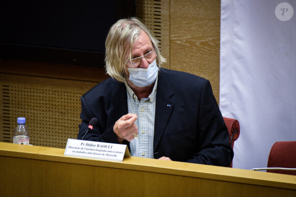 Didier Raoult - Audition au Sénat pour la commission d'enquête sénatoriale " pour l'évaluation des politiques publiques face aux grandes pandémies à la lumière de la crise sanitaire de la covid-19 et de sa gestion " à Paris, le 15 septembre 2020. © Federico Pestellini / Panoramic / Bestimage