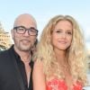 Pascal Obispo et sa femme Julie Hantson - Soirée du 90ème anniversaire de Line Renaud sur le Bateau Potel et Chabot "Pavillon Seine" à Paris. © Coadic Guirec/Bestimage