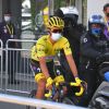 Julian Alaphilippe, maillot jaune - Départ de la 3ème étape du Tour de France entre Nice et Sisteron, le 31 août 2020. J. Alaphilippe porte le maillot jaune et B. Cosnefroy (AG2R La Mondiale) porte celui à pois. 