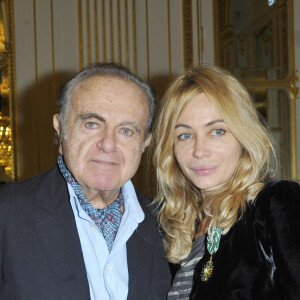 Guy Beart et Emmanuelle Beart - Remise de decoration par Aurelie Filippetti a Emmanuelle Beart " Officier de l'ordre des Arts et des Lettres" et a Ang Lee "Chevalier de l'ordre des Arts et des Lettres" au Ministere de la Culture a Paris le 27 Novembre 2012.