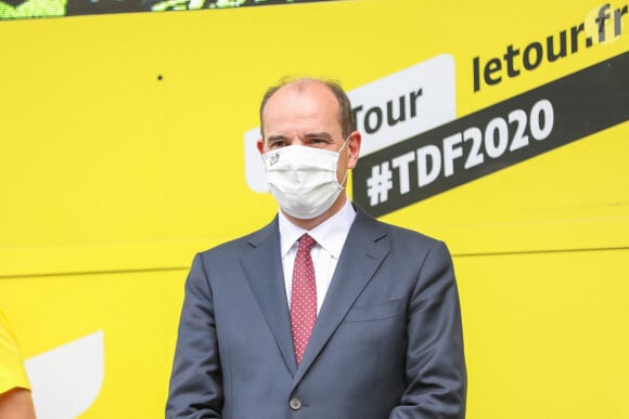 Jean Castex, masqué, Premier ministre à l'arrivée du Tour de France 2020, étape 8 de Cazères-sur-Garonne à Loudenvielle le 5 septembre 2020.
