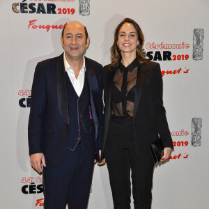 Kad Merad et sa compagne Julia Vignali - Photocall du dîner de la 44ème cérémonie des César au Fouquet's à Paris. Le 22 février 2019 © Pierre Perusseau / Bestimage 