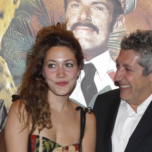 Louise Chabat et son père Alain Chabat à l'avant-prermière du film "Sur la piste du Marsupilami" à Paris le 26 mars 2012