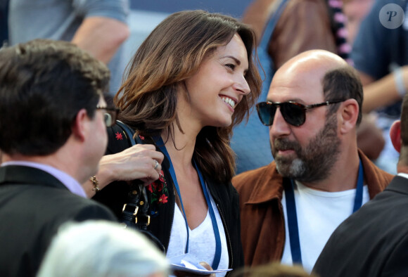 Philippe Etchebest, Kad Merad et sa compagne Julia Vignali assistent au match de football Bordeaux/ Marseille au stade de Bordeaux le 14 Mai 2107. © Patrick Bernard-Quentin Salinier/ Bestimage