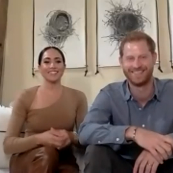 Meghan Markle et le prince Harry en visioconférence depuis leur villa de Santa Barbara, 2020.