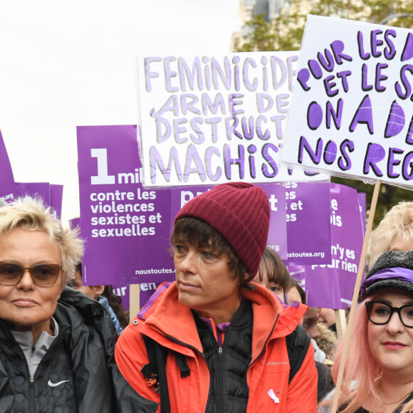 Muriel Robin et sa compagne Anne Le Nen, Marilou Berry, Julie Gayet - De nombreuses artistes et personnalités marchent contre les violences sexistes et sexuelles (marche organisée par le collectif NousToutes) de place de l'Opéra jusqu'à la place de la Nation à Paris le 23 Novembre 2019. © Coadic Guirec / Bestimage