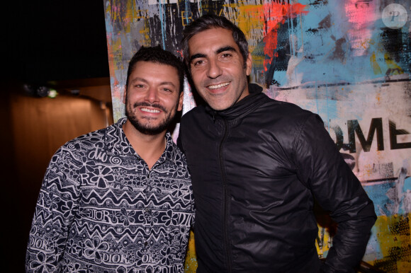 Exclusif - Kev Adams et Ary Abittan lors de la soirée de lancement du Fridge, le nouveau comedy club de Kev Adams à Paris le 24 septembre 2020. © Rachid Bellak / Bestimage