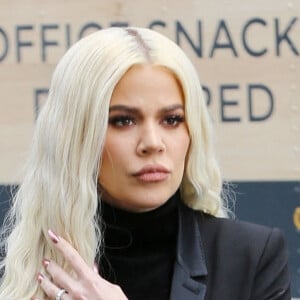 Exclusif - Khloe Kardashian arrive dans une galerie d'art lors du tournage de l'émission "Keeping Up with the Kardashians" à Los Angeles, le 5 février 2019.