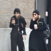 Exclusif - Les soeurs Mary-Kate Olsen et Ashley Olsen se baladent en fumant une cigarette dans les rues de New York, le 8 février 2020