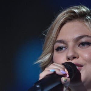 Exclusif - Louane Emera - Enregistrement de l'émission "300 Choeurs chantent Dassin" à Paris, qui sera diffusée le 16 octobre sur France 3. © Tiziano Da Silva / Bestimage 