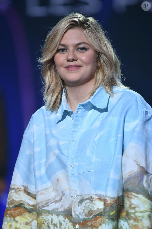 Exclusif - Louane Emera - Enregistrement de l'émission "300 Choeurs chantent Dassin" à Paris, qui sera diffusée le 16 octobre sur France 3. © Tiziano Da Silva / Bestimage 