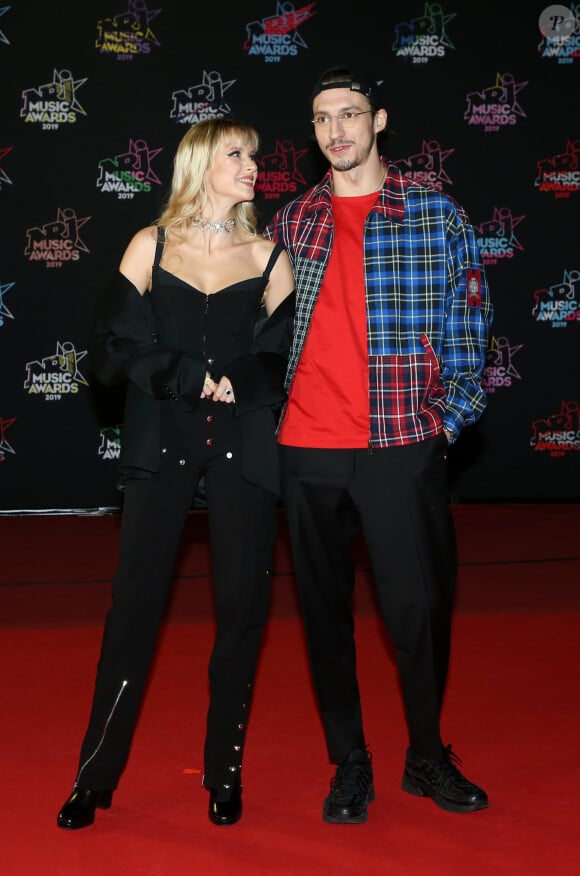 Angèle et Roméo Elvis - 21ème édition des NRJ Music Awards au Palais des festivals à Cannes le 9 novembre 2019. © Dominique Jacovides/Bestimage