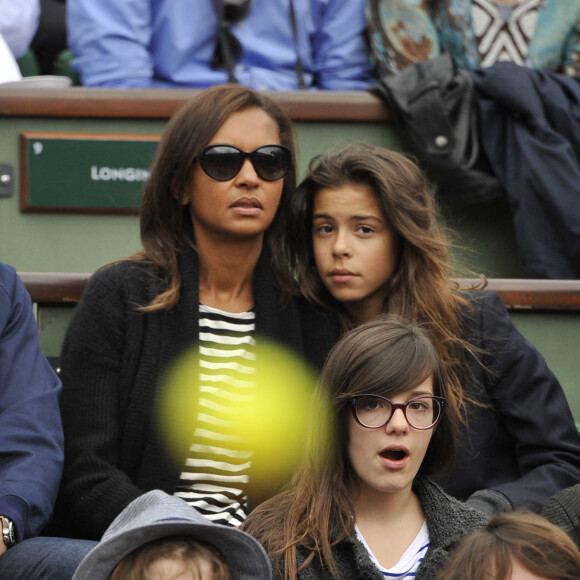 Karine Le Marchand et sa fille Alya, Stéphane Plaza aux Internationaux de France de tennis de Roland Garros à Paris, le 29 mai 2014.