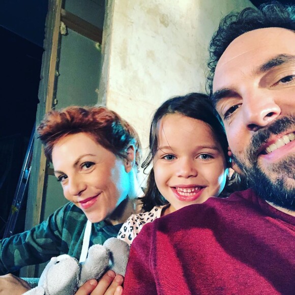 David Mora avec Anne-Élisabeth Blateau, sa complice de Scènes de ménages et leur "fille Emma", sur Instagram, septembre 2020.