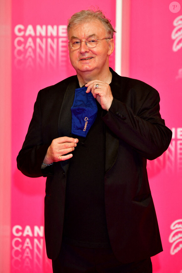 Dominique Besnehard lors de la troisième soirée du Canneseries saison 3 (pink carpet) au Palais des Festivals à Cannes, le 12 octobre 2020. Canneseries se déroule du 9 au 14 octobre 2020 avec des mesures sanitaires importantes dues au COVID-19. © Bruno Bebert / Bestimage