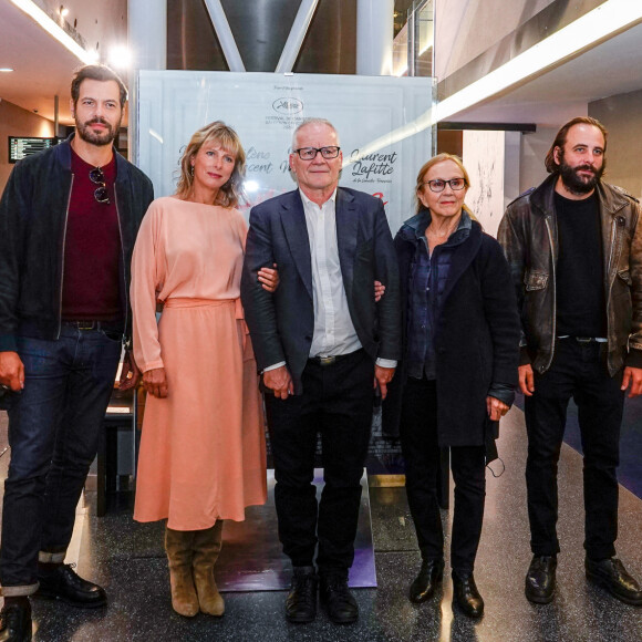 Laurent Lafitte, Karin Viard, Thierry Frémaux, délégué général du festival de Cannes, Vincent Macaigne, Hélène Vincent - Photocall du film "L'origine du monde" (sélection officielle du Festival de Cannes 2020) au festival Lumière à Lyon le 11 octobre 2020. © Sandrine Thesillat / Panoramic / Bestimage